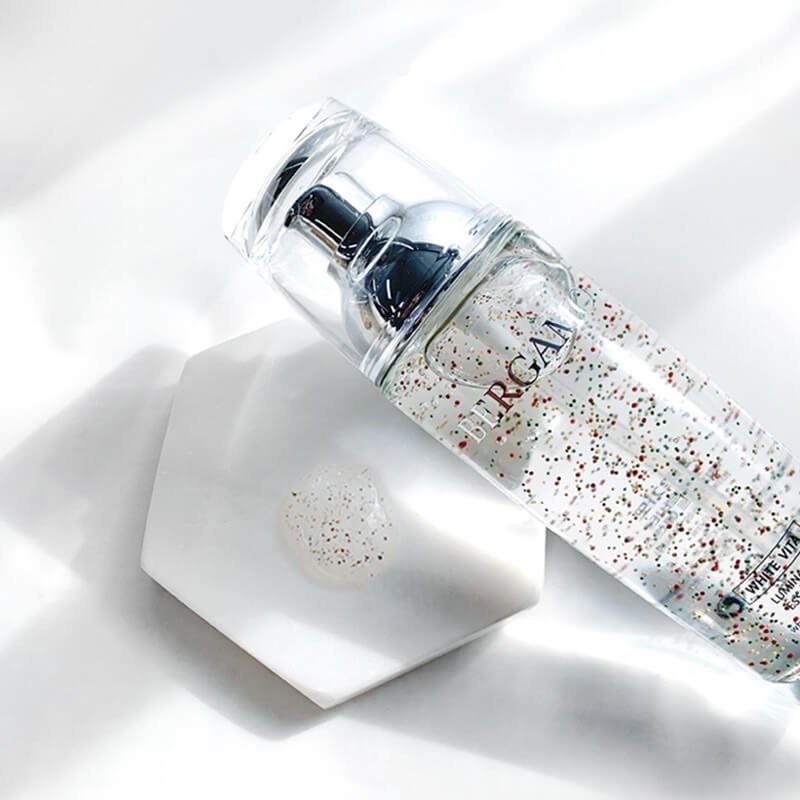 BERGAMO Освітлювальна есенція з вітамінами White Vita Brightening Essence