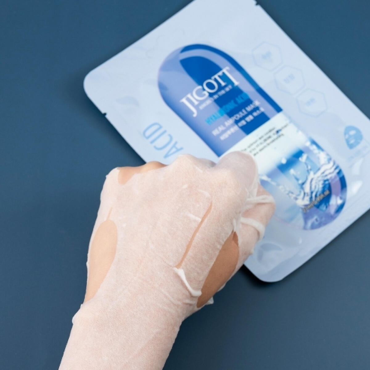 JIGOTT Зволожувальна маска для розгладження Hyaluronic Acid Real Ampoule Mask