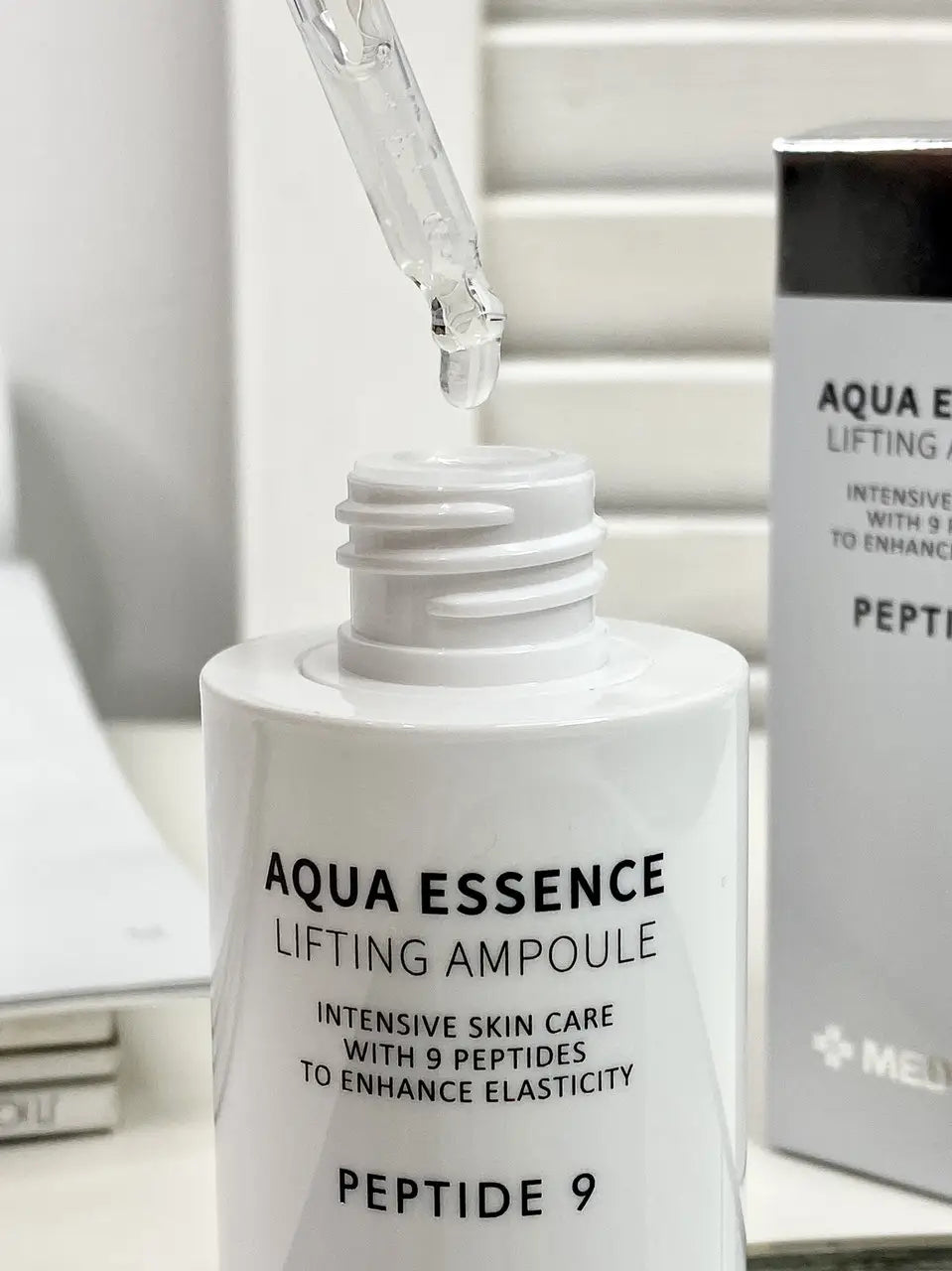 MEDI-PEEL Ліфтингова зволожувальна сироватка Peptide 9 Aqua Essence Lifting Ampoule